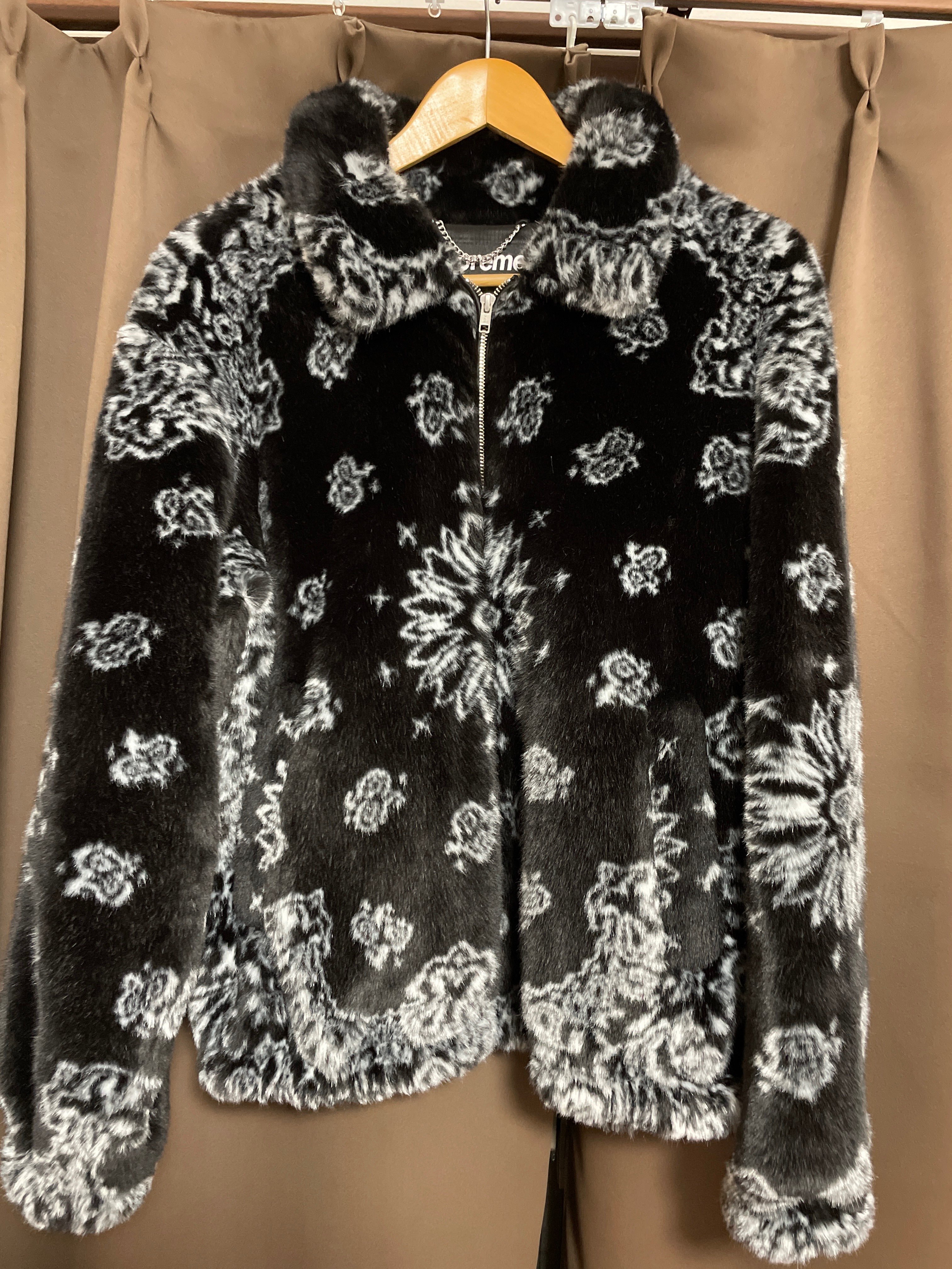 Supreme Bandana Faux Fur Bomber Jacket "Black"