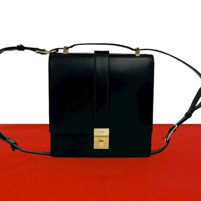GUCCI グッチ ロゴ 金具 レザー ショルダーバッグ ブラック
23171
