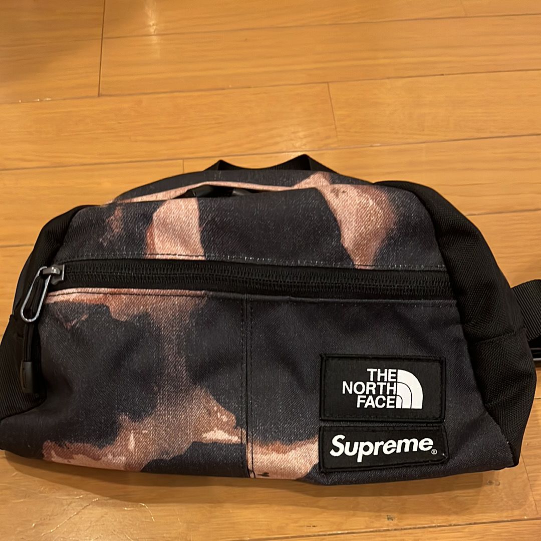 Supreme x The North Face Bleached Denim Print Roo II "Black"