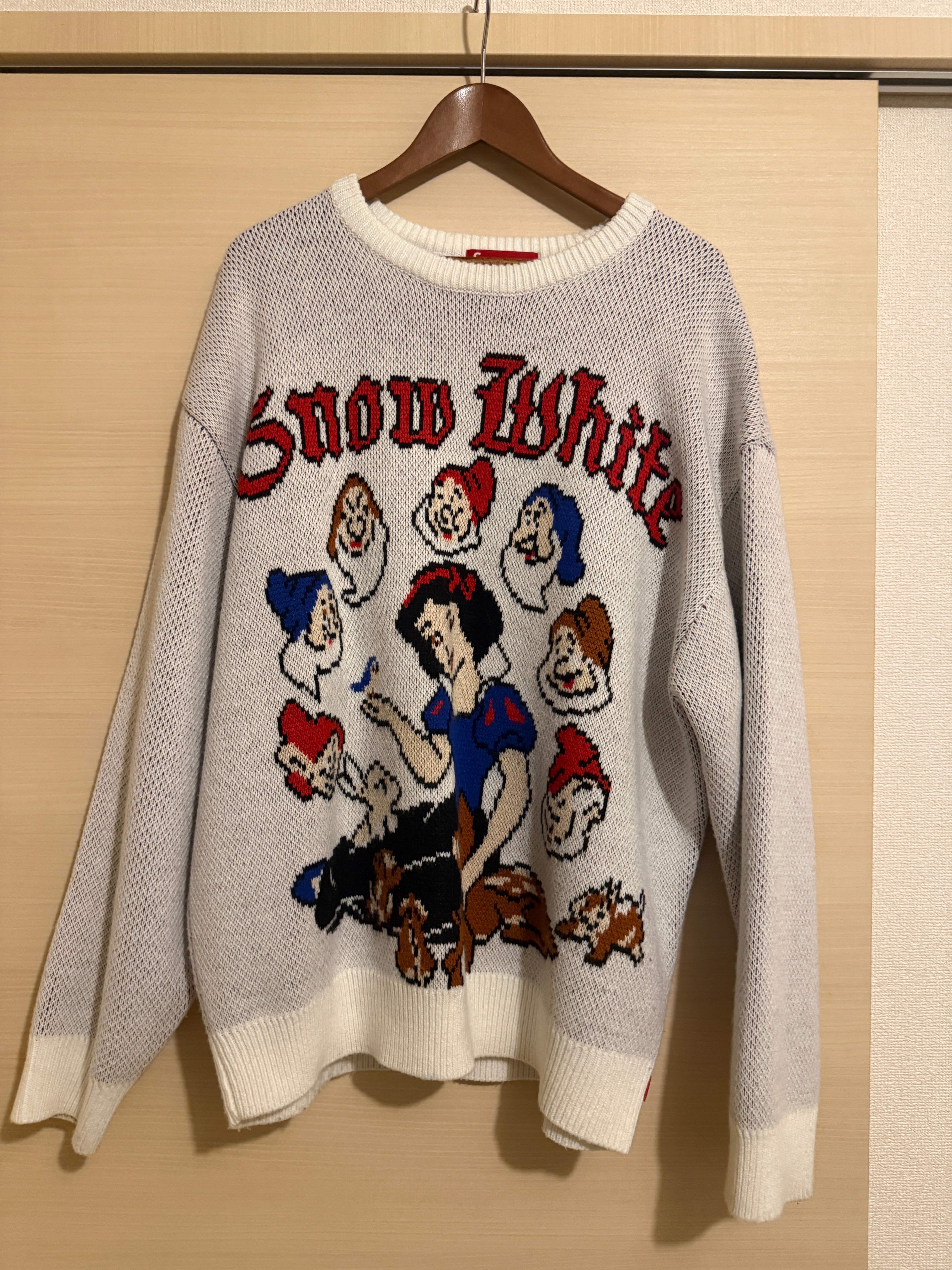 シュプリーム スノー ホワイト (白雪姫) セーター "ホワイト"