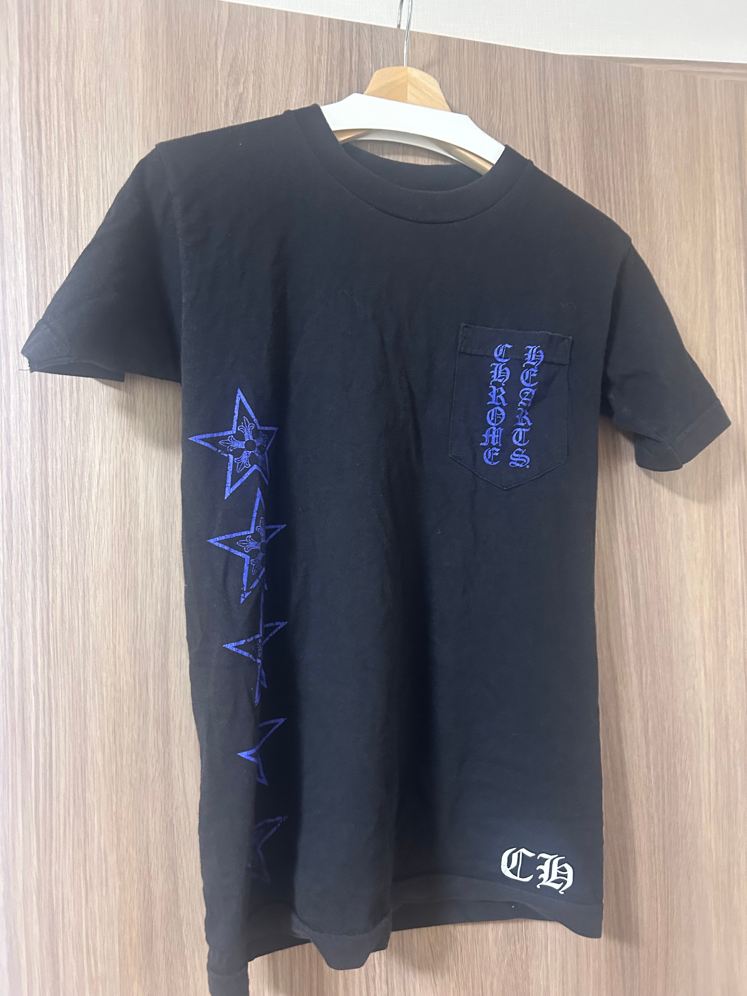 クロムハーツ スクロールラベルロゴTシャツ 