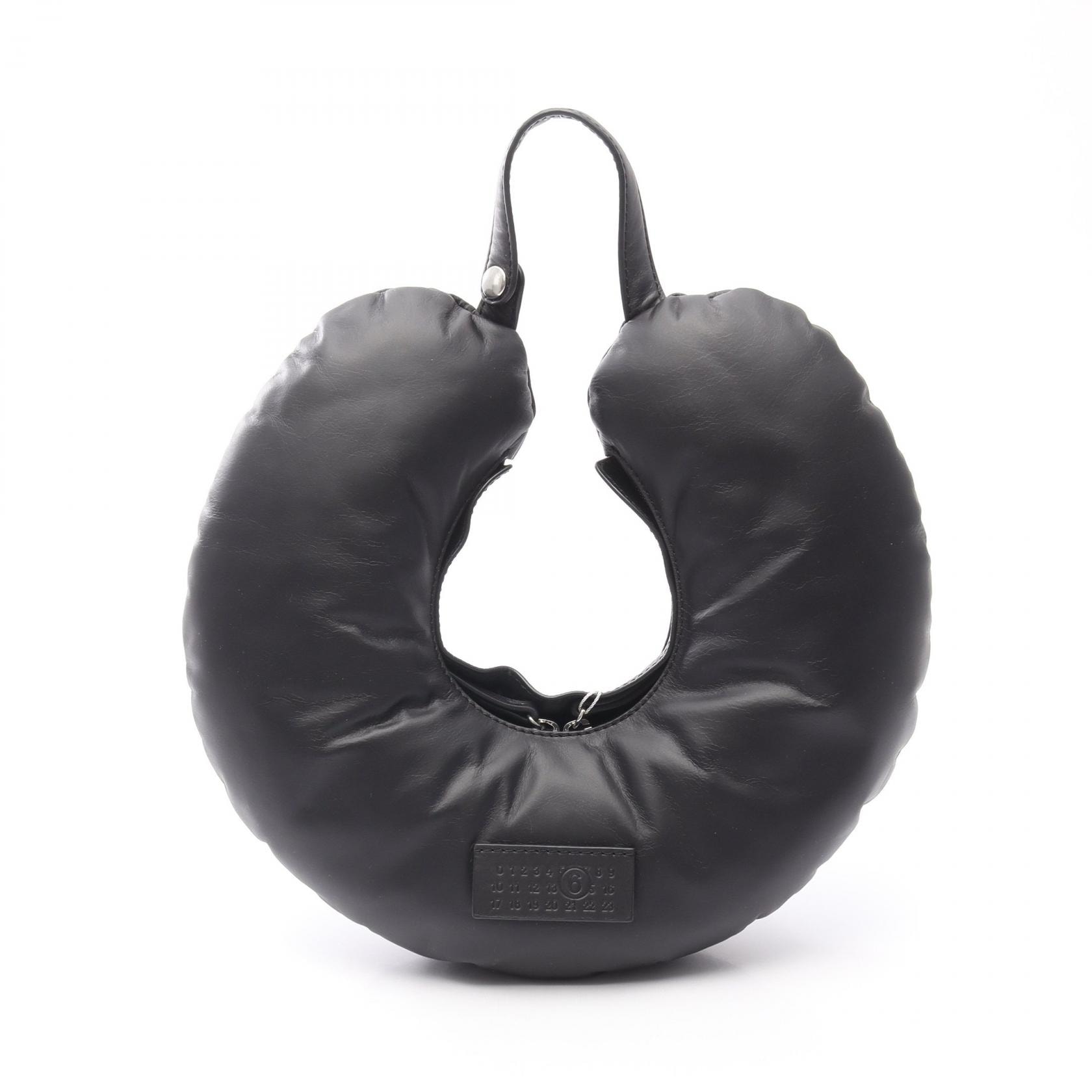 エムエムシックス MM6 トラベル ピロー バッグ ハンドバッグ バッグ レザー メンズ レディース ブラック系 SB6WD0034P7179T8013 【中古】