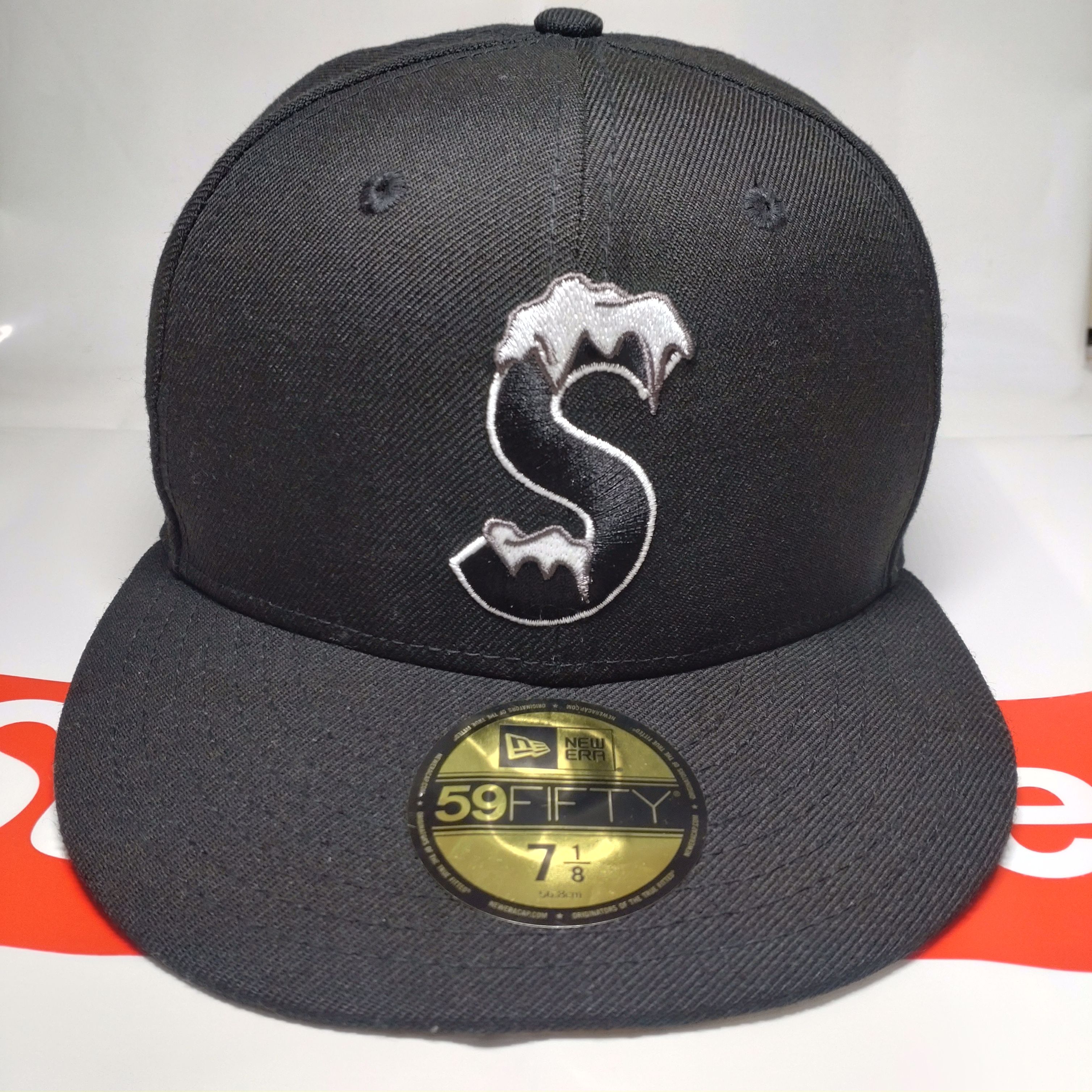 Supreme S Logo New Era® "Black" (20FW)