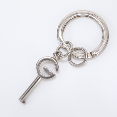 ■美品 グッチ Gロゴ 鍵モチーフ キーリング バッグ チャーム