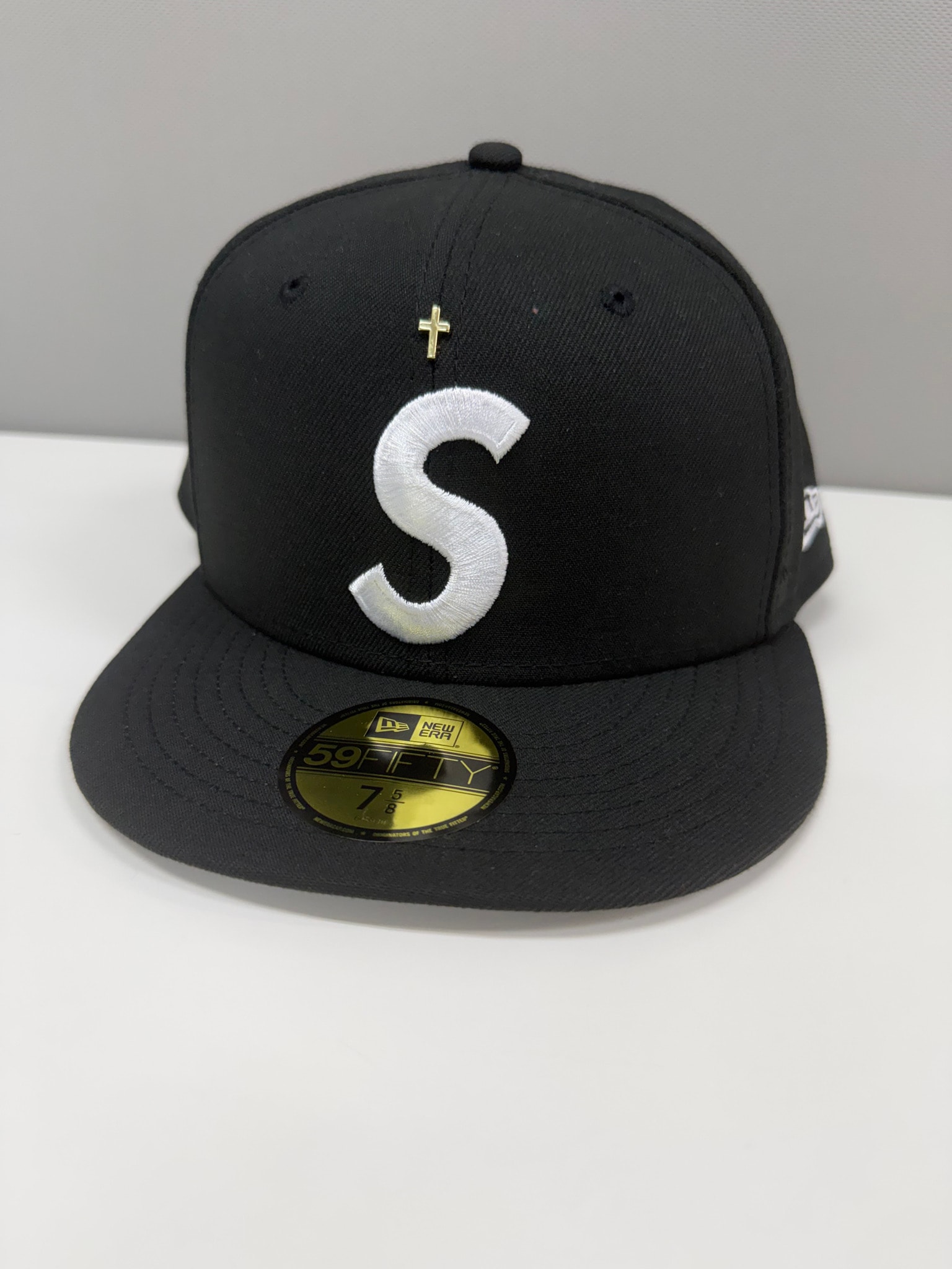 Supreme Gold Cross S Logo New Era "Black"