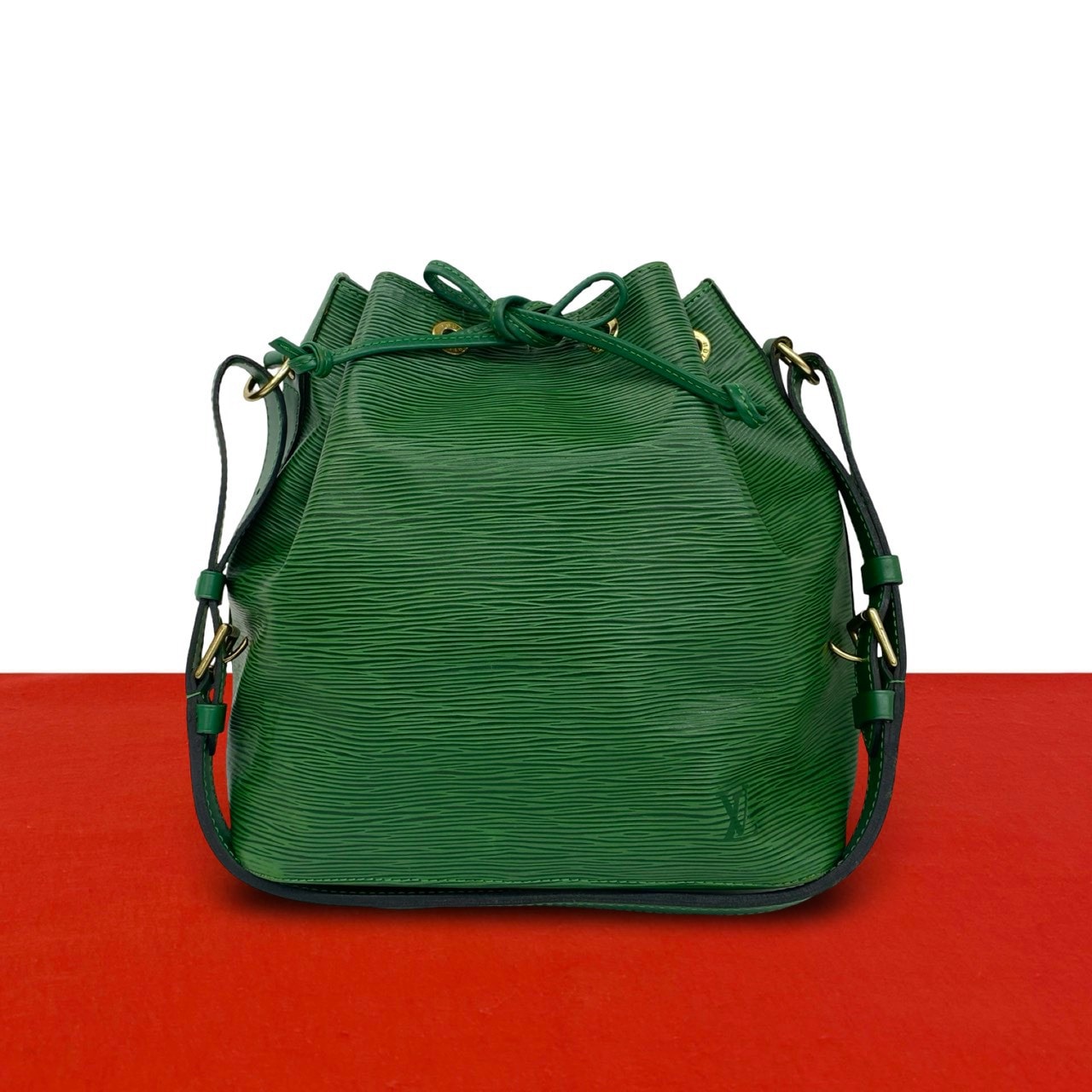 LOUIS VUITTON ルイヴィトン プチ ノエ レザー ショルダーバッグ ボルネオグリーン グリーン
41032