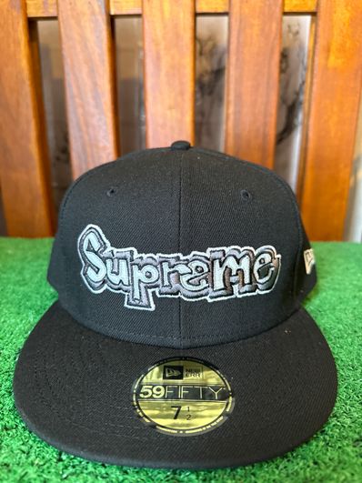 Supreme Gonz Logo New Era® "Black"
