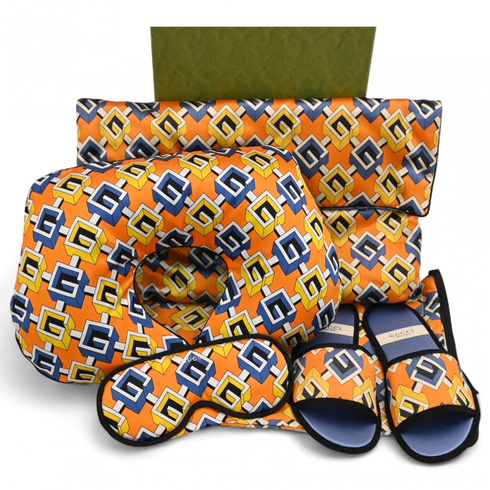 グッチ トラベルポーチ レディース