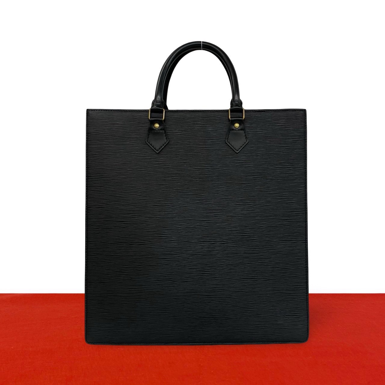 LOUIS VUITTON ルイヴィトン サックプラ エピ レザー ハンドバッグ ブラック
31724