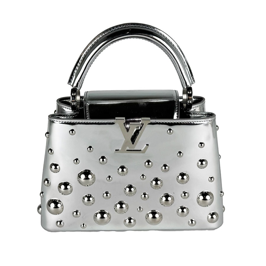 ルイ ヴィトン LOUIS VUITTON ハンドバッグ ショルダーバッグ LV×YK メタルドット カプシーヌBB パテントレザー シルバー レディース M21634【中古】 z10866
