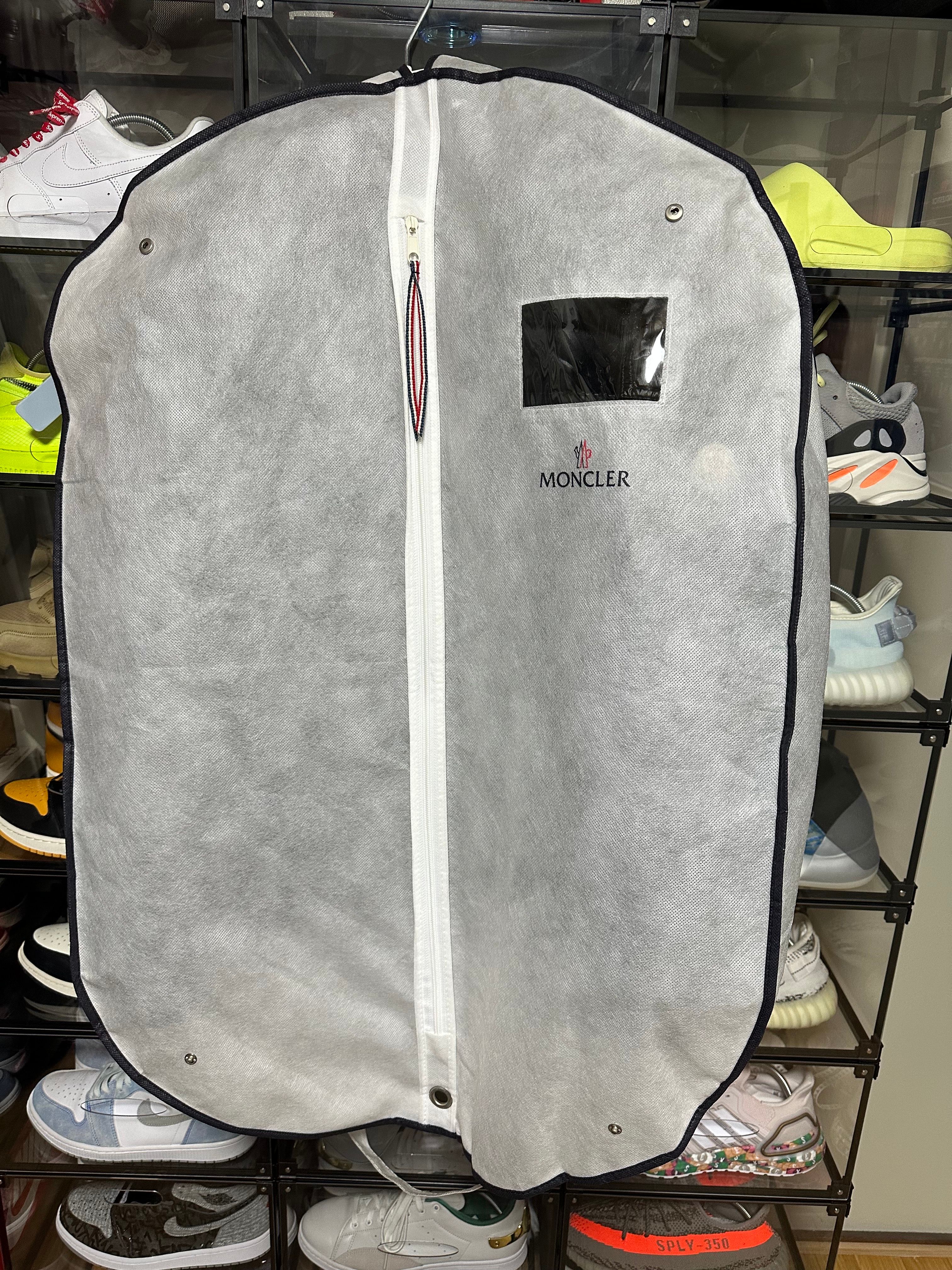 MONCLER Maya Short Down Jacket "Black" (22FW)