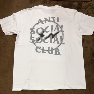ANTI SOCIAL SOCIAL CLUB x FRAGMENT Half Tone Logo Tee "White Grey"
