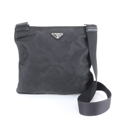 プラダ テスート ナイロントライアングルロゴショルダーバッグ