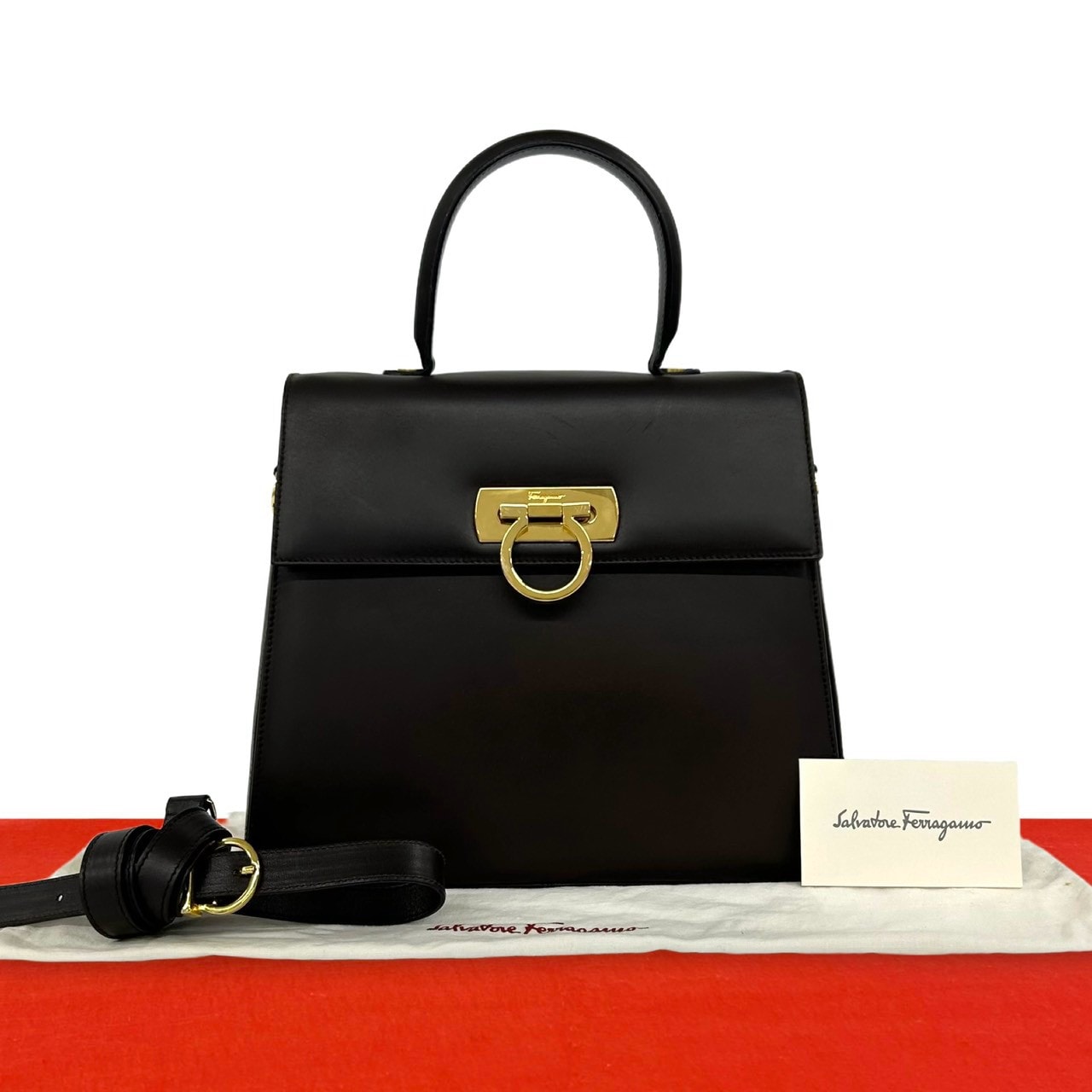 Salvatore Ferragamo サルヴァトーレフェラガモ ガンチーニ 金具 レザー ショルダーバッグ ブラウン
 23529