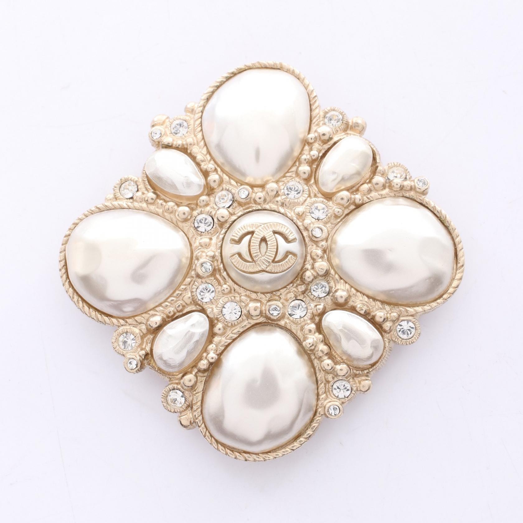 シャネル CHANEL ココマーク スクエア B12C ブローチ アクセサリー GP(ゴールドメッキ) フェイクパール / ラインストーン レディース ゴールド系 / ホワイト系 / クリア系 【中古】