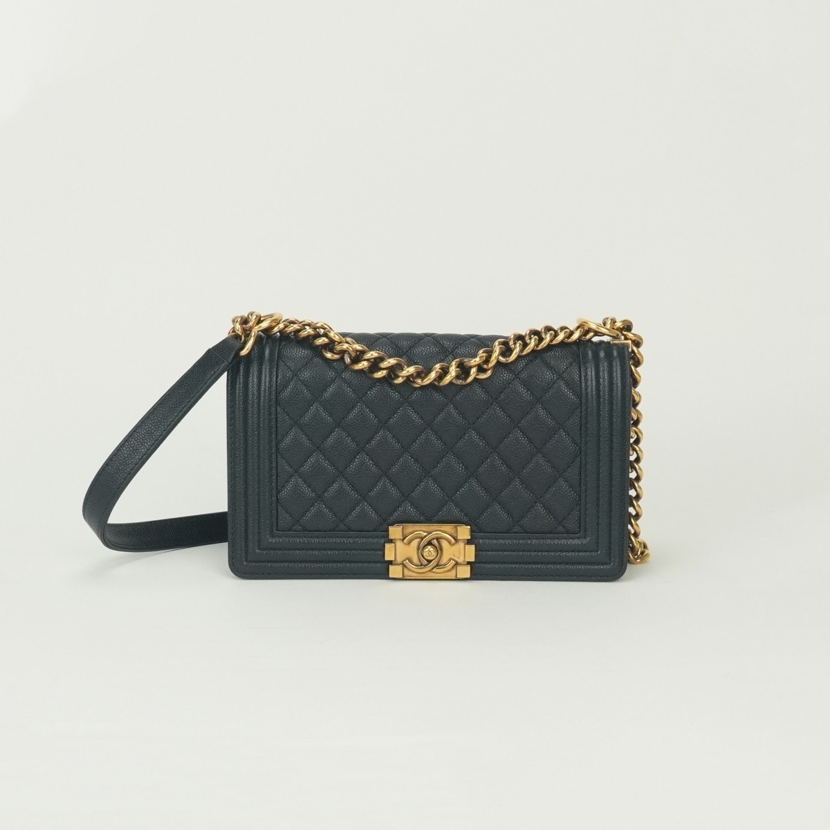 シャネル CHANEL ボーイシャネル25 ボーイシャネル 25 バッグ ショルダーバッグ キャビアスキン ネイビー Navy 紺 ゴールド金具 チェーンショルダーバッグ ダブルチェーン ココマーク