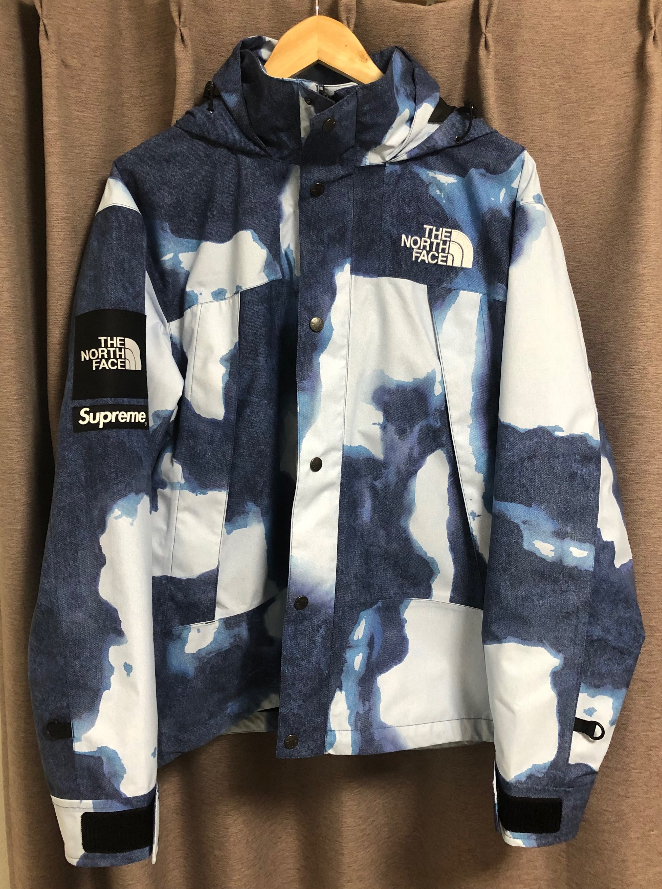 Supreme x The North Face Bleached Denim Print Mountain Jacket "Indigo"