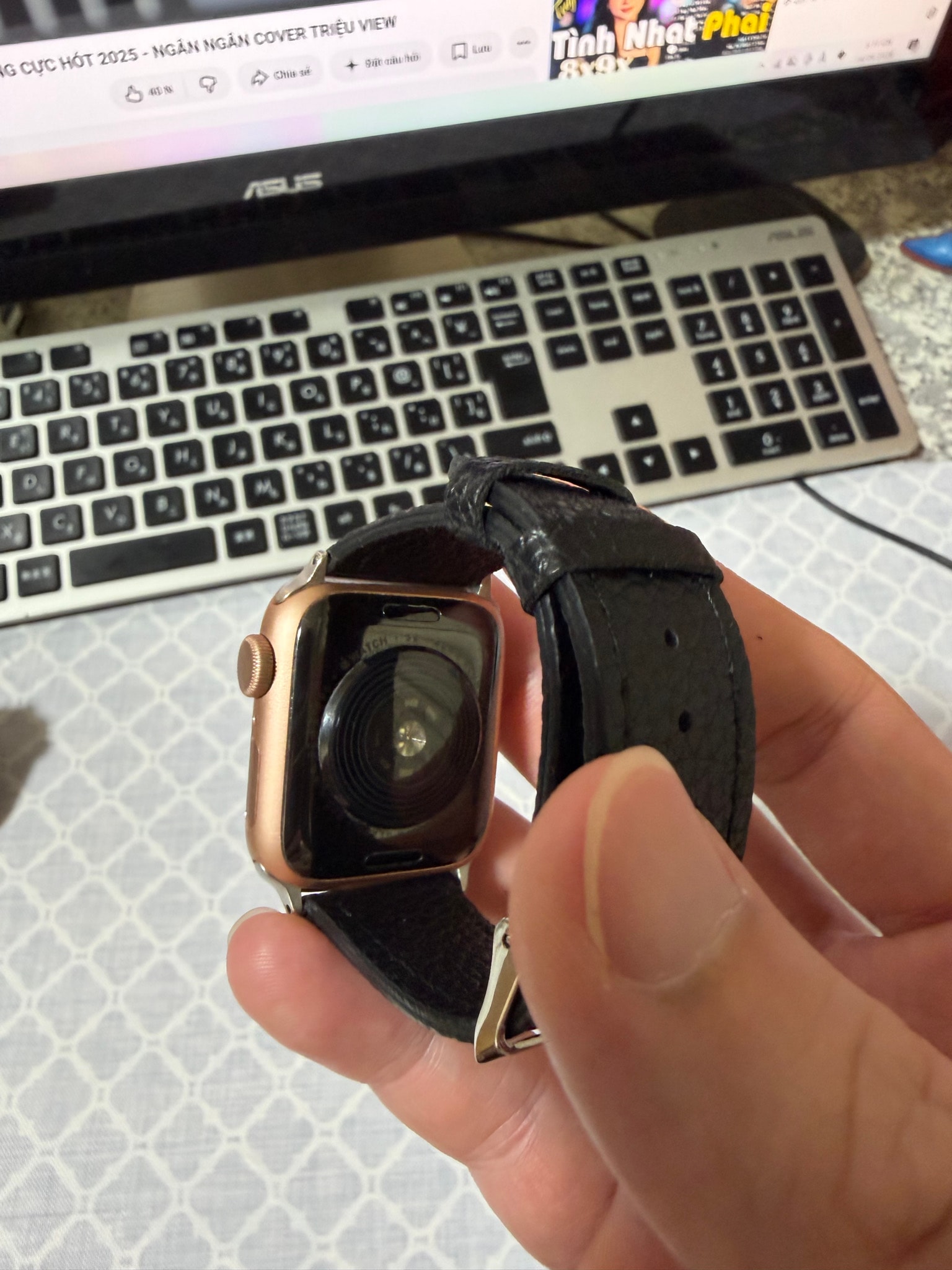 Apple Watch SE (GPS) 40mm Aluminum Case Denim Sport Band "Silver"