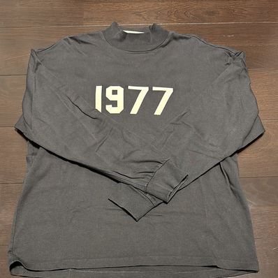FEAR OF GOD ESSENTIALS 1977 L/S T-SHIRT "Iron"