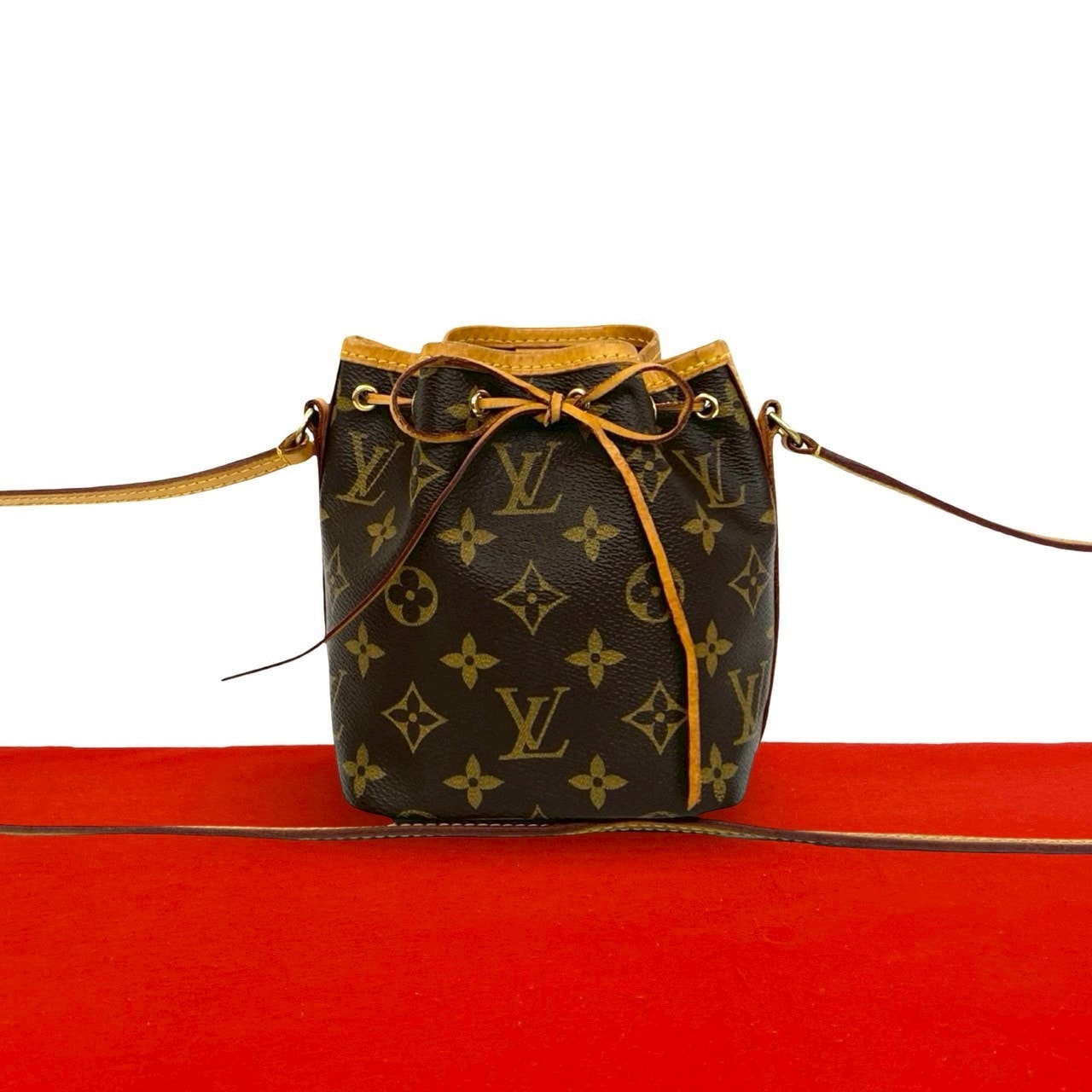 LOUIS VUITTON ルイヴィトン ナノ ノエ モノグラム ロゴ 柄 レザー PVC ショルダーバッグ ブラウン
 64229