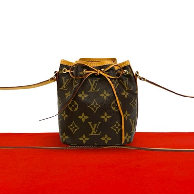 LOUIS VUITTON ルイヴィトン ナノ ノエ モノグラム ロゴ 柄 レザー PVC ショルダーバッグ ブラウン
64229