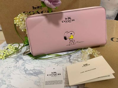 COACH × PEANUTS SNOOPY Zip Around ”Pink”