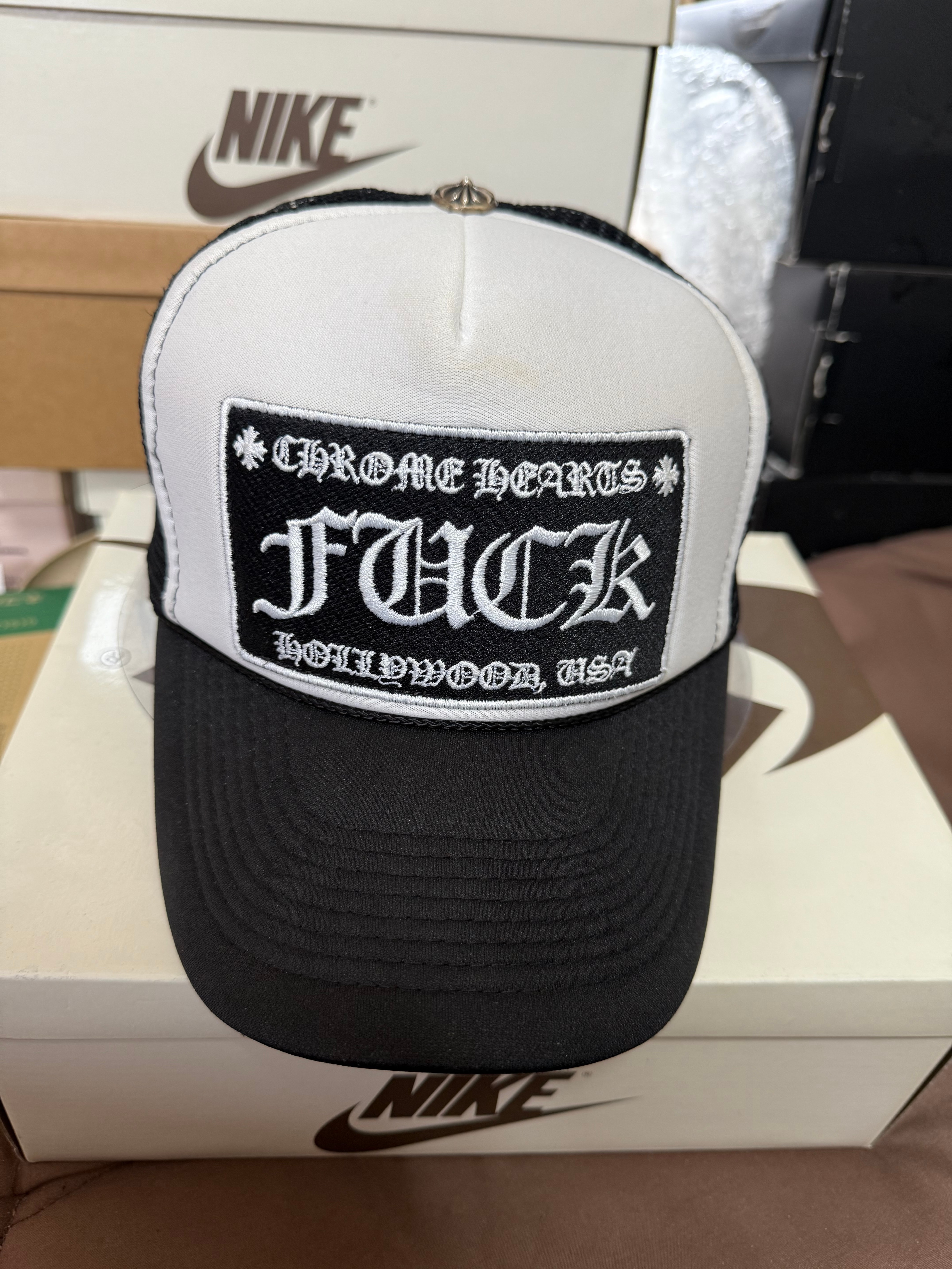 クロムハーツ トラッカー キャップ CH 