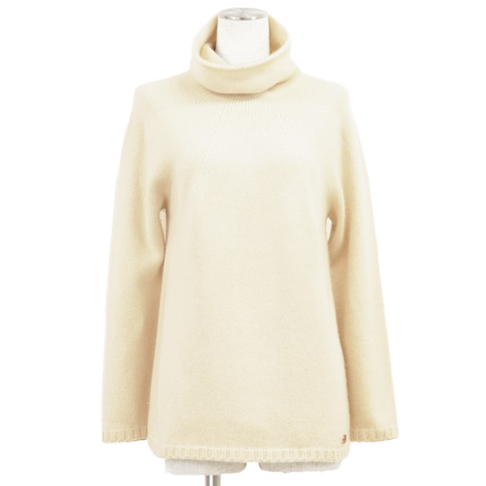 【美品】CHANEL シャネル カシミア100% ニット サイズ 38 レディース 00A P16088 タートルネック 長袖 ロゴパッチ トップス アイボリー イタリア製 カール・ラガーフェルド期