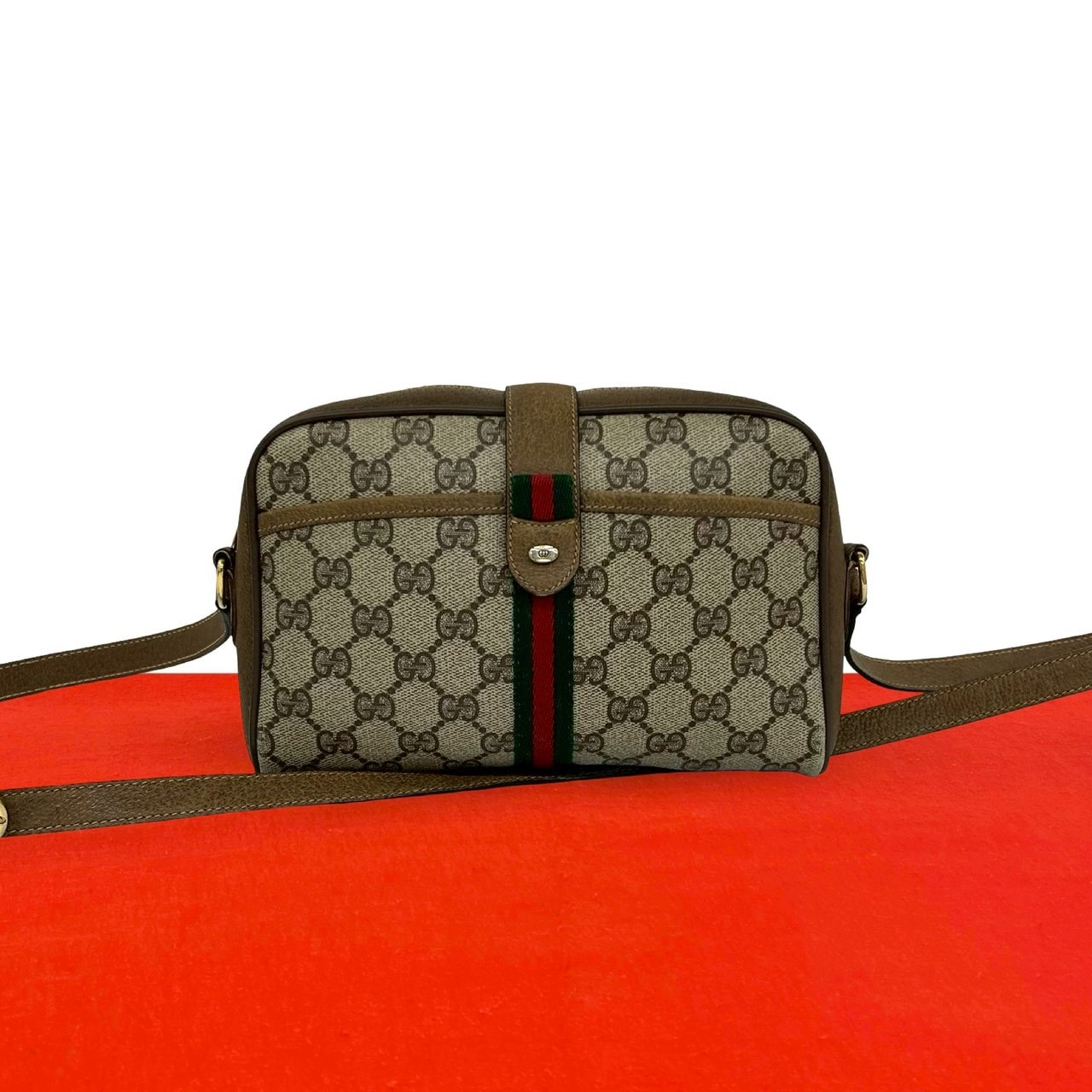 B (目立った傷や汚れなし)】GUCCI グッチ シェリーライン GG ロゴ 金具