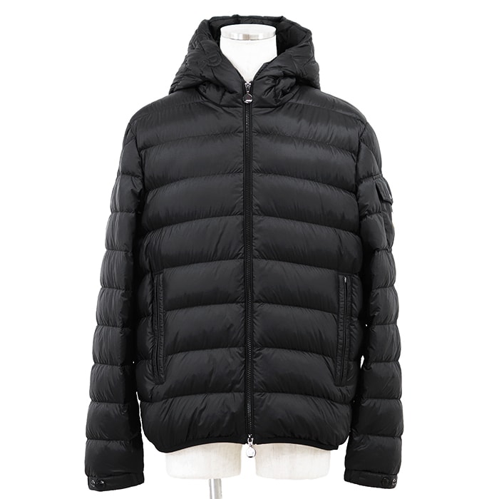 【美品】MONCLER モンクレール ダウンジャケット サイズ 4 メンズ ロゴ ジップアップ フード ロゴワッペン アウター ハンガー/ガーメント付属 ブラック 黒