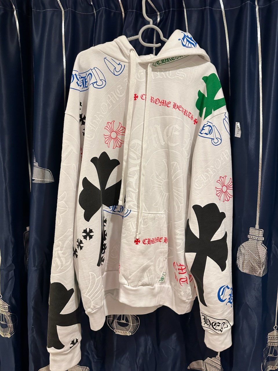 クロムハーツ ステンシルフーディ オンライン