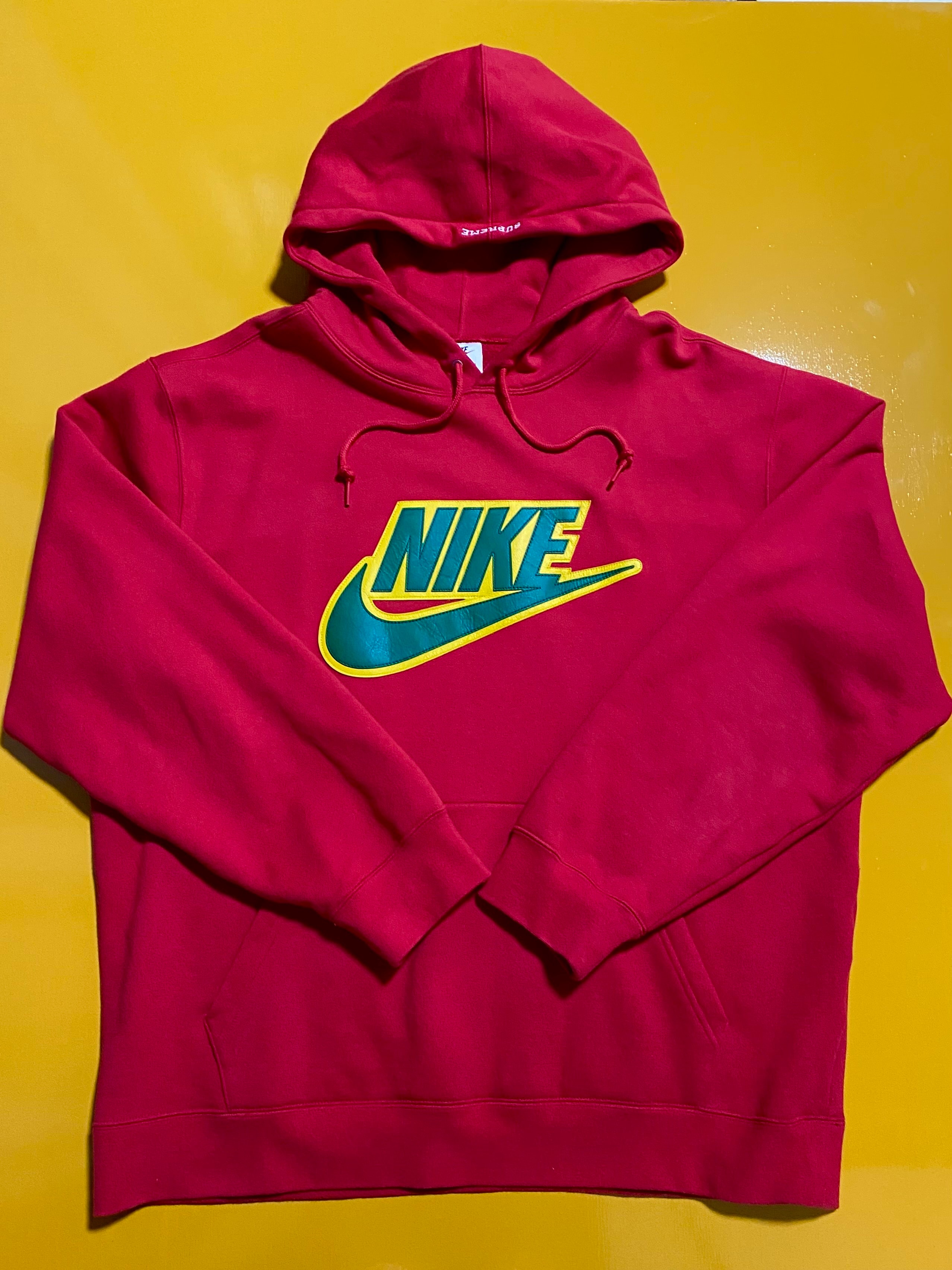 Supreme / Nike® Leather Appliqué Hooded Sweatshirt "Red"
