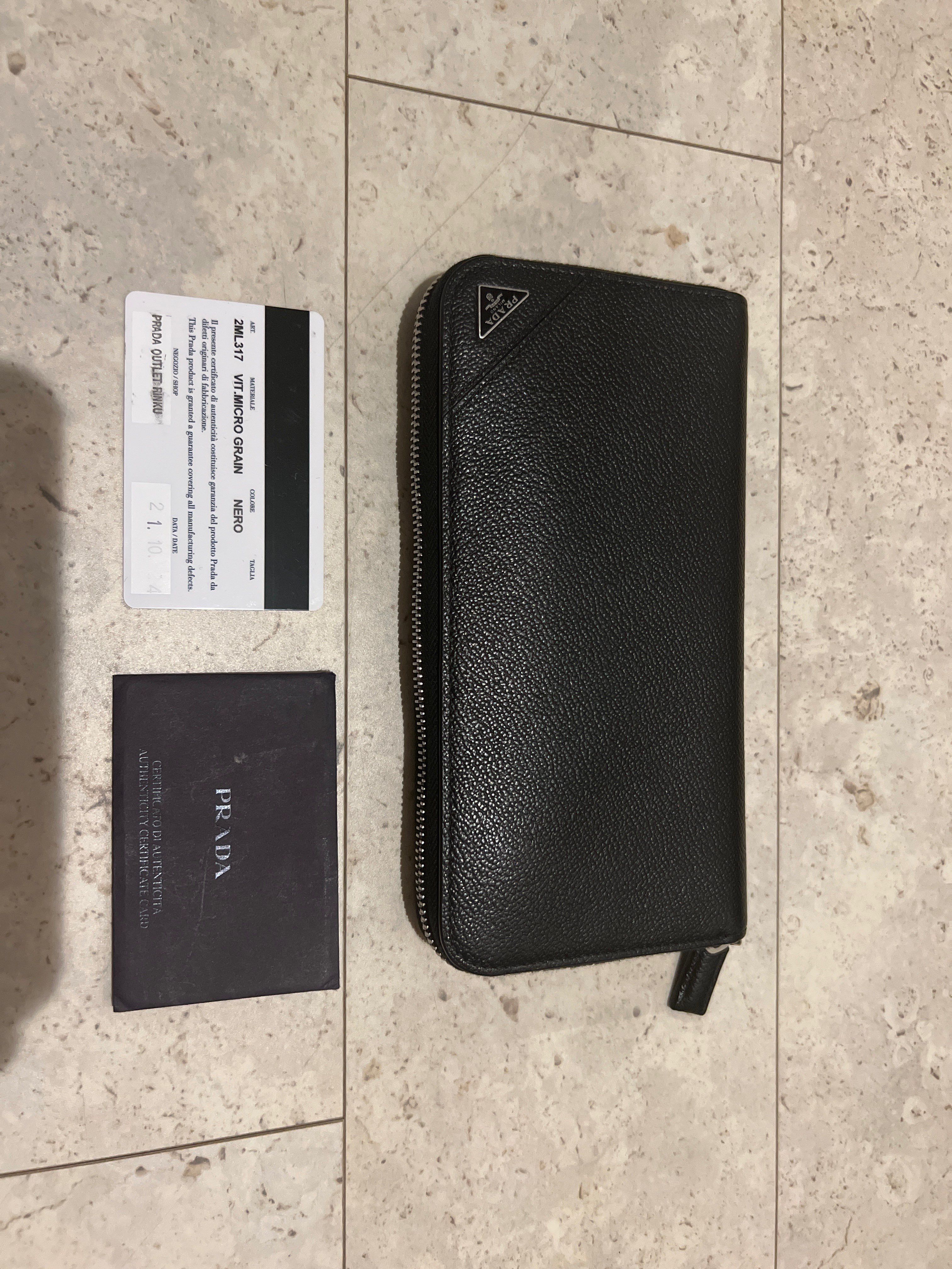 PRADA Saffiano Wallet "Black"