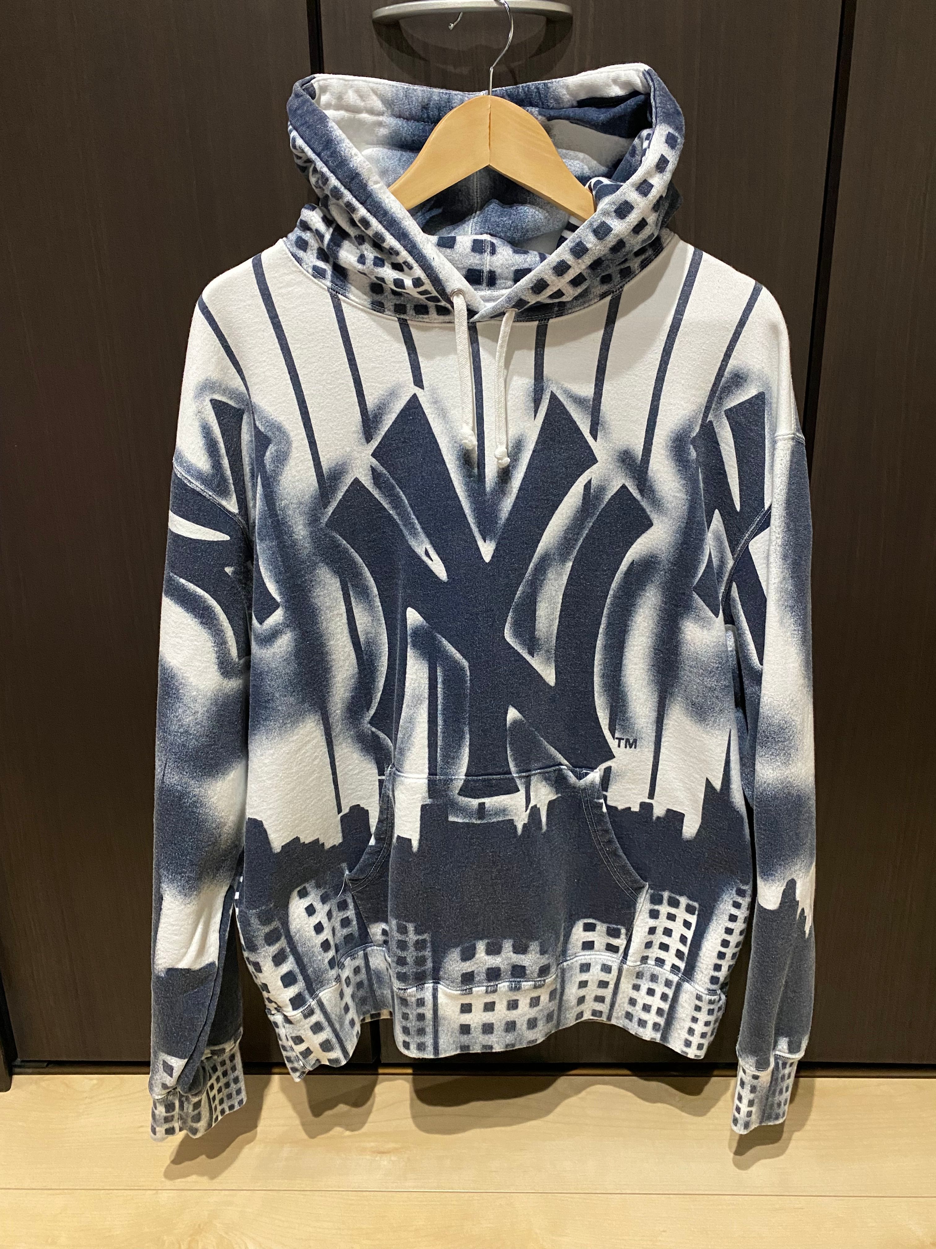 Supreme New York YankeesTM Airbrush Hooded Sweatshirt "White"