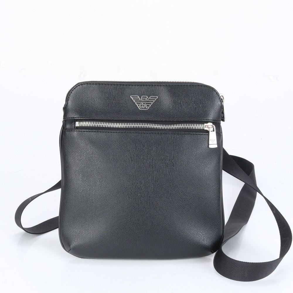 ■極美品 エンポリオ・アルマーニY4M185 ショルダーバッグ レザー