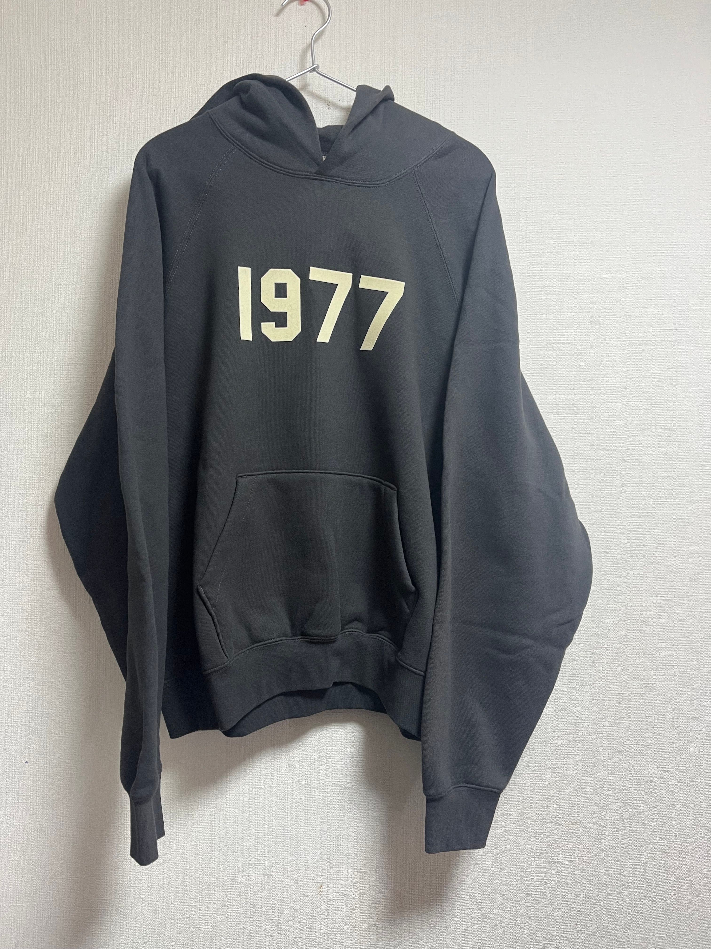 FEAR OF GOD ESSENTIALS 1977 HOODIE "Iron"