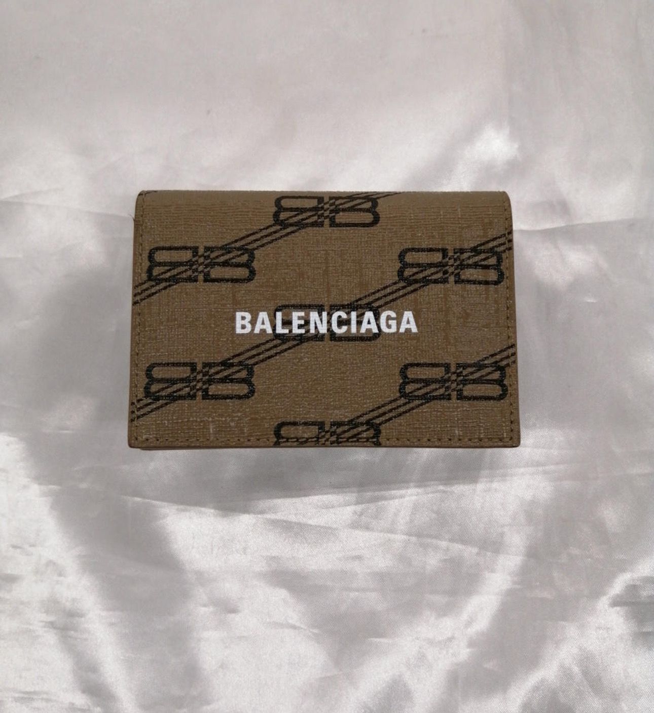BALENCIAGA