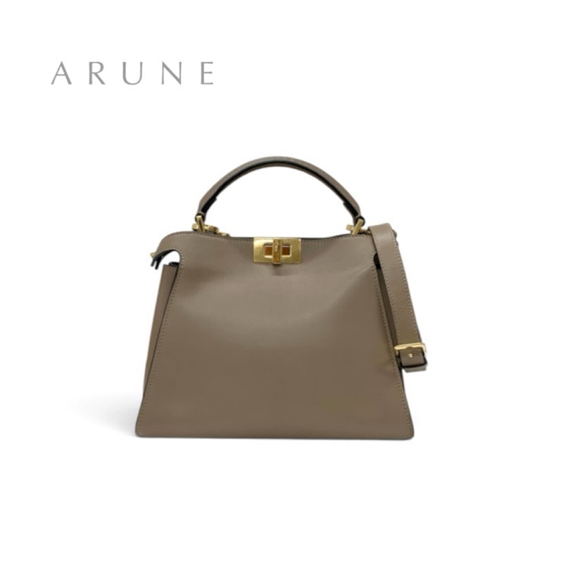 フェンディ FENDI ピーカブー バッグ ショルダーバッグ レザー グレージュ ゴールド エッセンシャリー ハンドバッグ ターンロック 2way