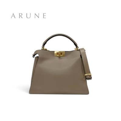 フェンディ FENDI ピーカブー バッグ ショルダーバッグ レザー グレージュ ゴールド エッセンシャリー ハンドバッグ ターンロック 2way