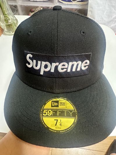 Supreme Money Box Logo New Era "Black"