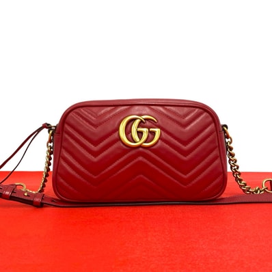 GUCCI グッチ GGマーモント ロゴ 金具 レザー ショルダーバッグ レッド
25906