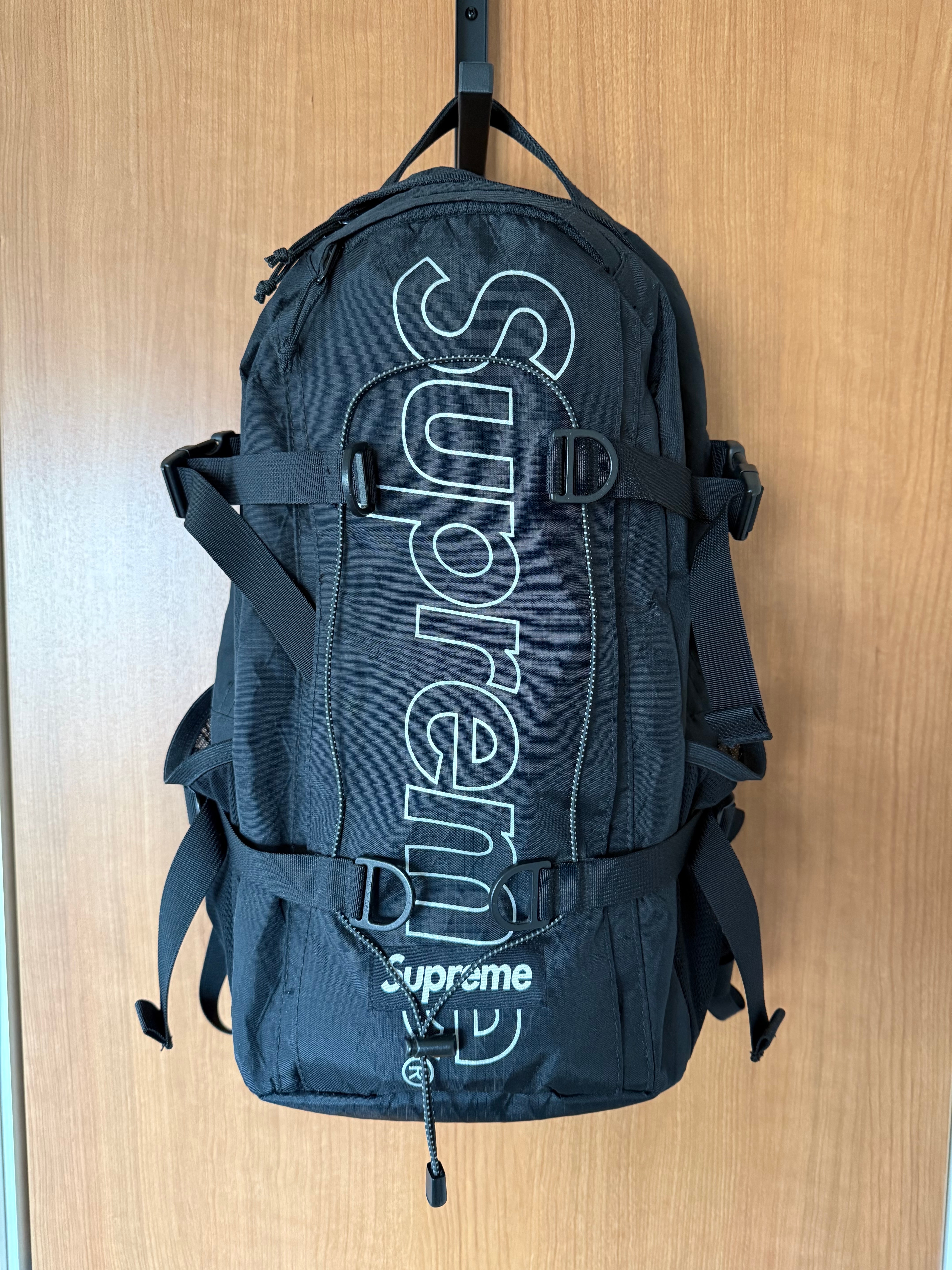 Supreme Zip Tote 25L 