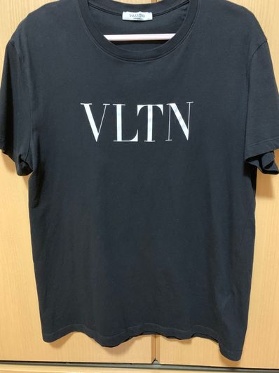 VLTN tシャツ