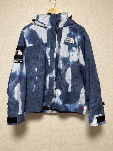 Supreme x The North Face Bleached Denim Print Mountain Jacket "Indigo"