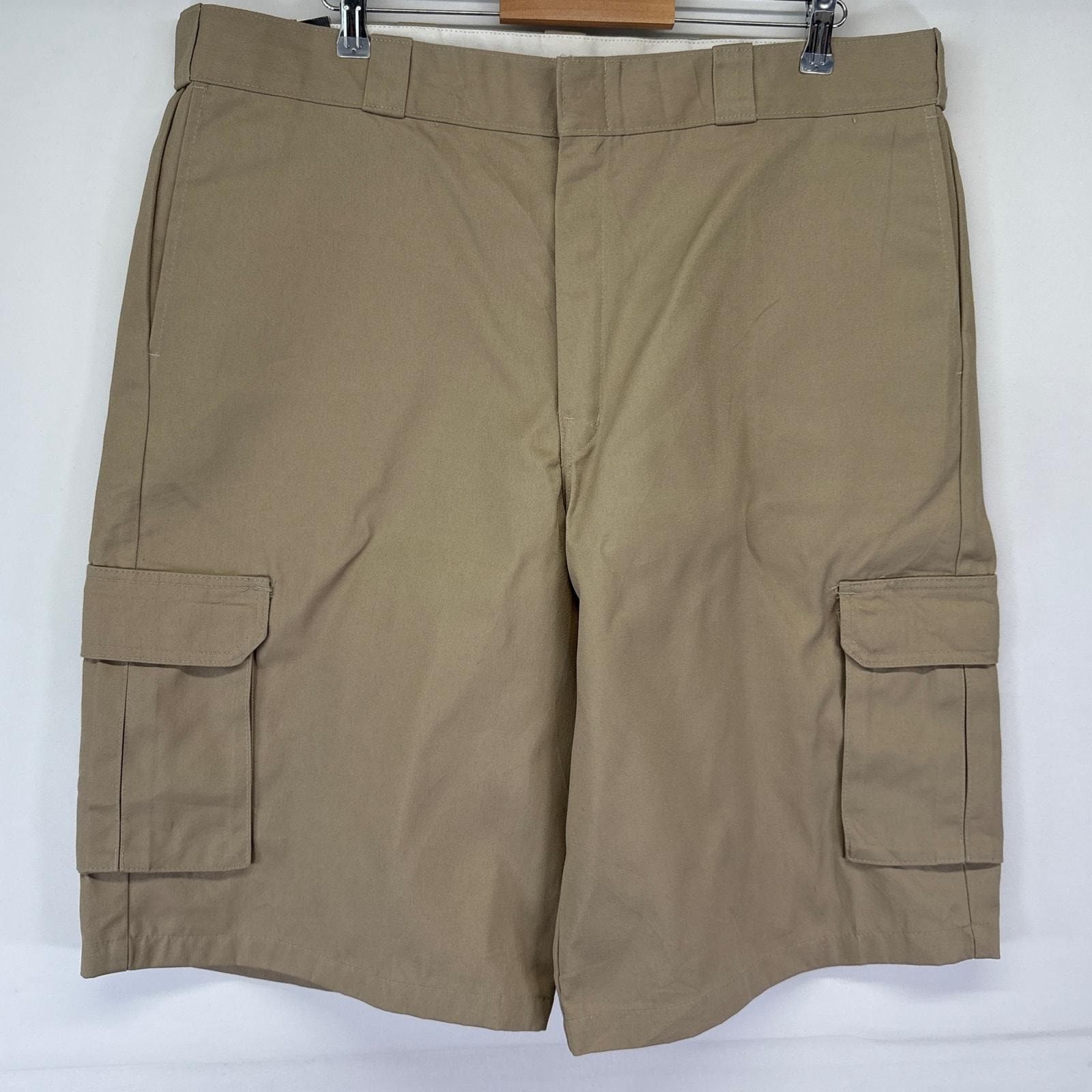 古着 美品 ディッキーズ Dickies ショートパンツ タグ付き デッドストック ワーク カーゴ ハーフ 半ズボン 短パン 大きいサイズ w42  ベージュ系 メンズ