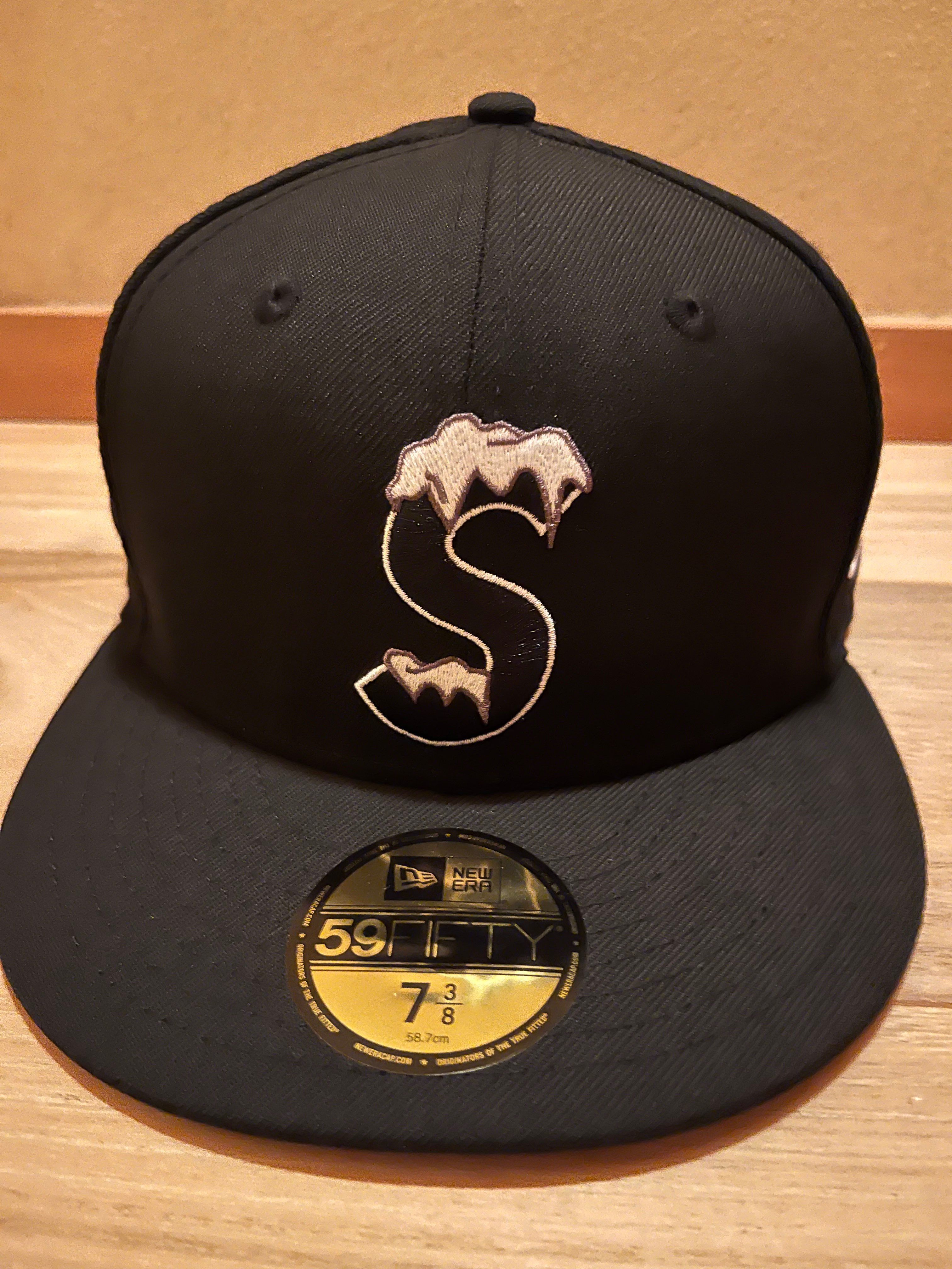 Supreme S Logo New Era® "Black" (20FW)