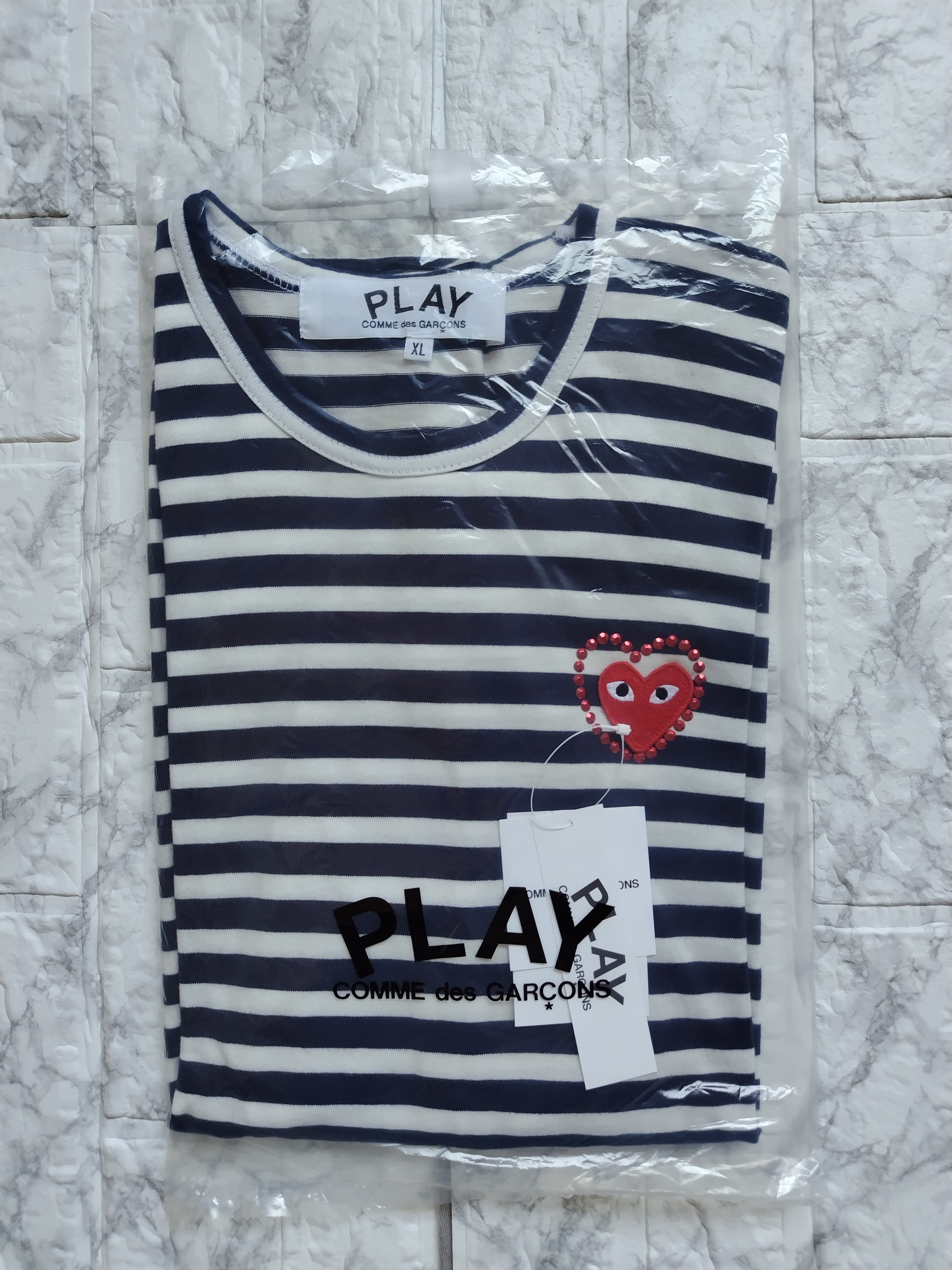 COMME des GARCONS PLAY Unisex Border Long Sleeve T-Shirt Red Emblem X Rhinestone "Navy/White"