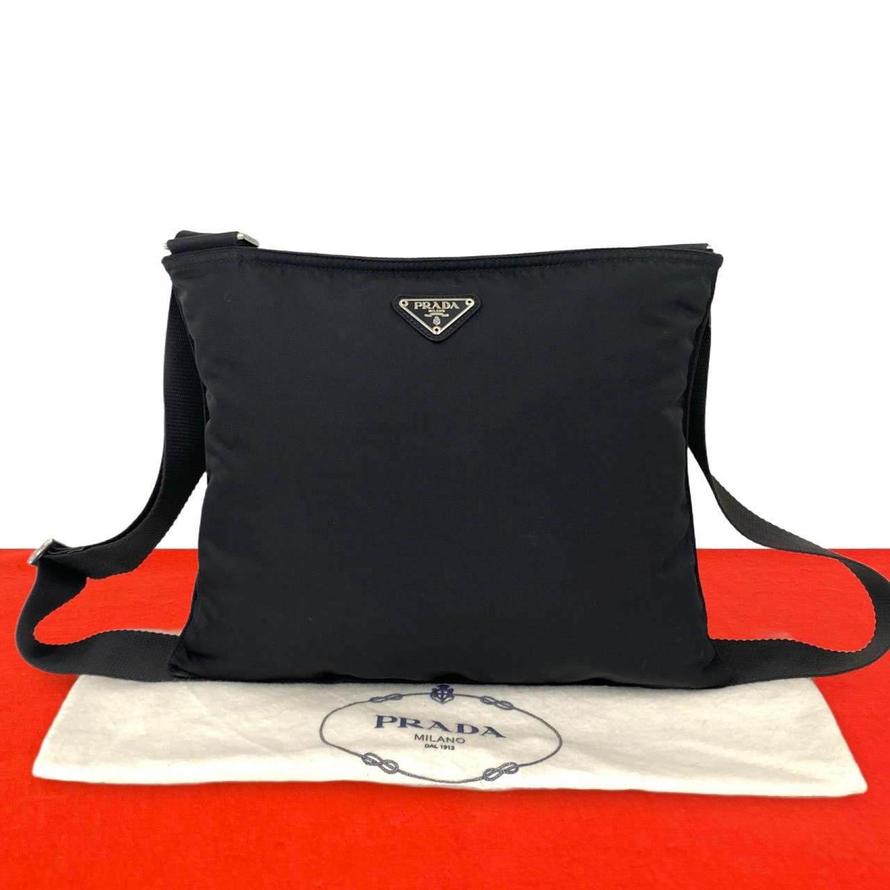 PRADA プラダ 三角ロゴ 金具 ナイロン ショルダーバッグ ブラック
 50624