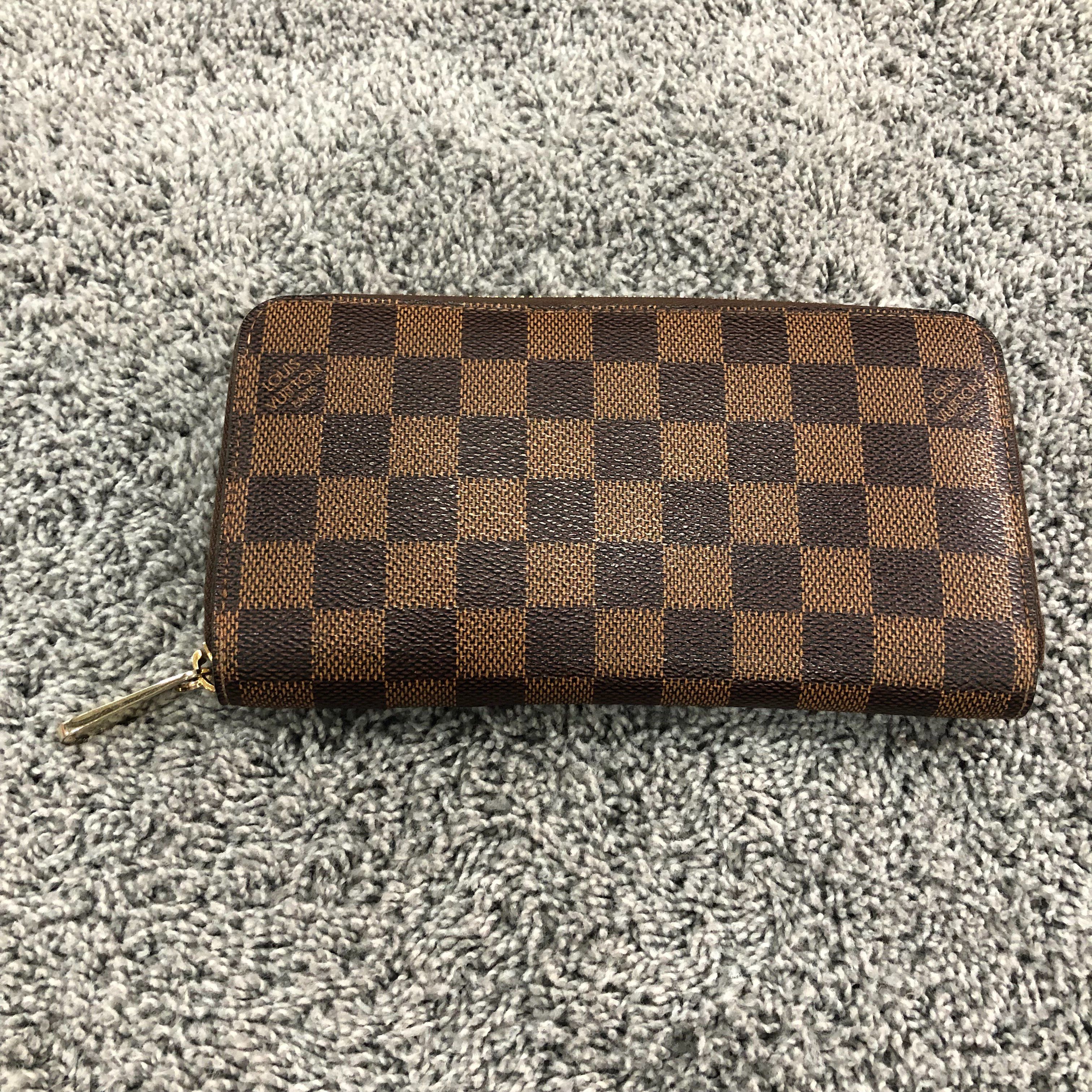 Louis Vuitton Zippy Wallet Damier