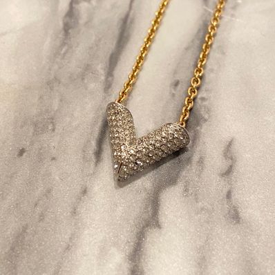 Louis Vuitton Essential V Strass Pendant Rhinestone GP "Gold"